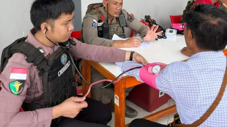 Satgas Damai Cartenz Gelar Layanan Kesehatan Gratis bagi Warga Oksibil