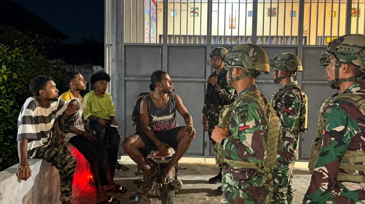 Yonif TP 810/BEM Gelar Patroli Malam, Jaga Keamanan Wilayah Doyo Baru