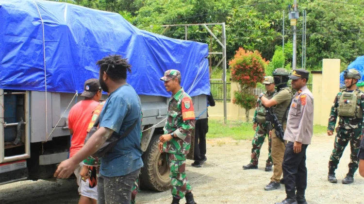 Aparat Kemanan Menggelar Sweeping di Senggi, Antisipasi Gangguan Kamtibmas