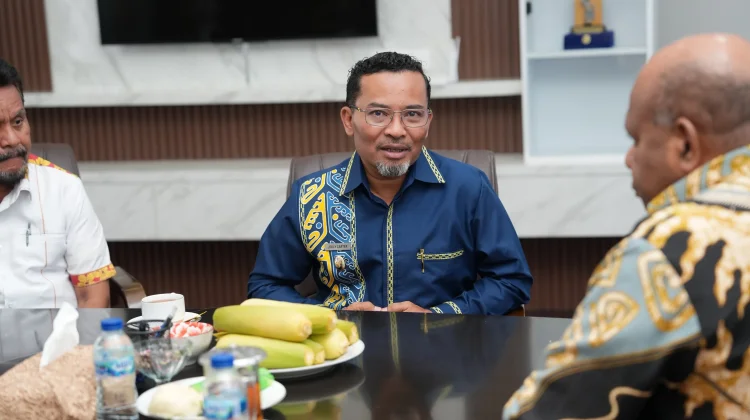 Pemprov Papua Sumbang 500 Ukulele untuk Festival Biak