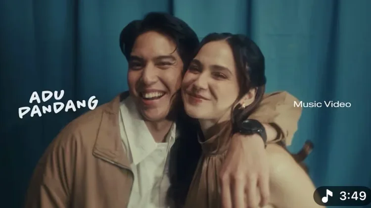 El Rumi dan Syifa Hadju Adu Pandang di Video Musik, Chemistry Pasangan Suami Istri