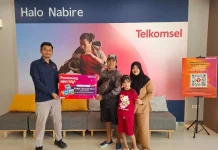 Pelanggan Nabire Mendapat Liburan Gratis dari Telkomsel