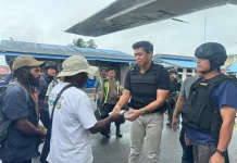 Warga Korowai Galang Dana untuk Keberlangsungan Penerbangan Perintis