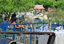 Jelang Ramadan Umat Islam Ziarah Kubur