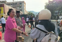 Indahnya Ramadhan, Kapolresta Beserta Bhayangkari Bagikan Takjil