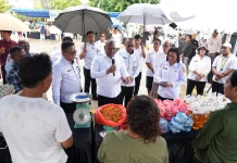 Wagub Papua Buka Gerakan Pangan Murah di Sentani