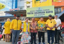 Kasih di Bulan Ramadhan, Abisai Rollo dan Fraksi Golkar Berbagi Takjil