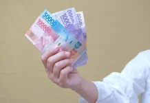 Cara Bijak Kelola Uang THR, agar Tidak Habis Sia-Sia