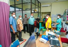 Gubernur Papua Cek Kesiapan Tenaga Medis jelang Idulfitri