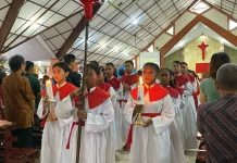 Perayaan Minggu Palma Umat Katolik di Jayapura Berjalan Khidmat