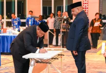 Gubernur Minta Komisaris Baru Perkuat Pengawasan dan Kinerja Bank Papua