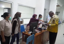 Sidak Puskesmas, Walikota Abisai Rollo Pastikan Pelayanan 24 Jam