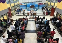 Pawai Obor Warnai KPI GPI Elim Abepura Sambut Fajar Paskah
