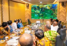 Gubernur Fakhiri Bahas Kereta Api Papua dengan PT KAI