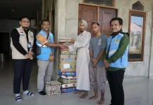 PLN Salurkan Bantuan Bagi Lansia dan Anak Asuh di Papua