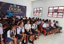 Doom Tra Kosong! Semangat Belajar English Menggema di Pulau Doom