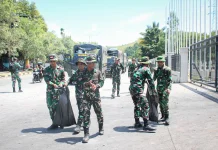 TNI Bersihkan Stadion Papua Bangkit Pasca Kericuhan Suporter Persipura