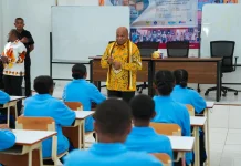 Gubernur Fakhiri Tinjau Sekolah Rakyat dan Dapur MBG di Sarmi