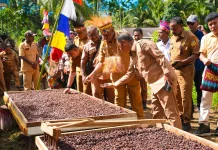 Gubernur Papua Janjikan Bantuan Bibit dan Alat untuk Petani Kakao Yapen