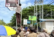 Bappenda Kabupaten Jayapura Sidak Papan Reklame Tak Berizin di Sentani Timur