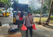 Polresta Jayapura Salurkan 300 Paket Sembako ke Kampung Enggros