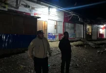 Polres Tolikara Menggelar Patroli Jalan Kaki untuk Perkuat Kamtibmas