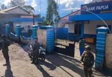 Satgas ODC Bagikan Bahan Makanan dan Amankan Objek Vital di Sugapa