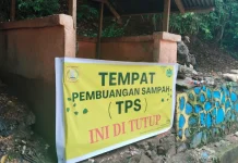 DLHK Kota Jayapura Sosialisasi dan Menutup Tempat Sampah Warga
