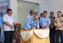 Tandatangani Prasasti, Direktur Utama LPP RRI Resmikan Kantor Baru RRI Jayapura