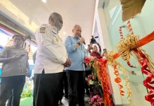 Makna dan Sejarah Tradisi Pengguntingan Pita
