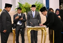 Presiden Lantik Gubernur dan Wakil Gubernur Universitas Republik Indonesia