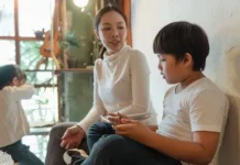 Kalimat Orang Tua Membentuk Karakter Tangguh Anak