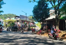 Antusias Masyarakat Menonton Lomba Gerak Jalan