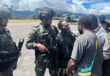 Koops TNI Habema Evakuasi Warga dari Ugimba
