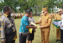 Empat ASN Pemkot Jayapura Terima SK dan Tabungan Hari Tua