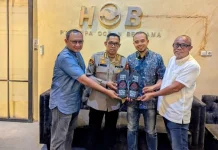 Tiga Perusahaan Serahkan 2.000 Pasang Sandal untuk Masyarakat Papua