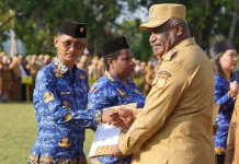 Pemkot Jayapura Serahkan SK PNS kepada 597 ASN