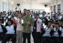 PLN Edukasi Pelajar SMA Averos Sorong tentang Keselamatan Listrik