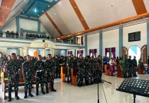 Pererat Sinergitas, Prajurit Aherfaiyona Ibadah Bersama Warga Burmeso