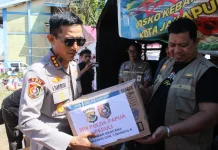 SPN Polda Papua Salurkan Bantuan bagi Korban Kebakaran Dok V