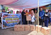 Dewan Kota Jayapura Salurkan Bantuan dan Soroti Kebersihan Pengungsian