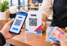 Penggunaan QRIS Meluas, Uang Tunai Tetap Berperan