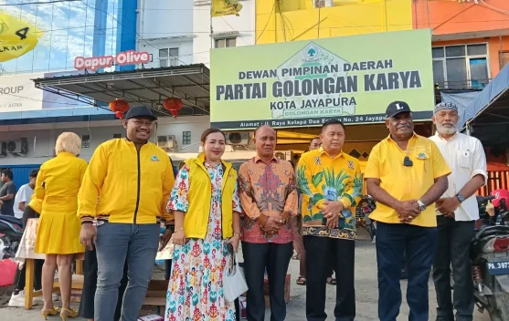Kasih di Bulan Ramadhan, Abisai Rollo dan Fraksi Golkar Berbagi Takjil
