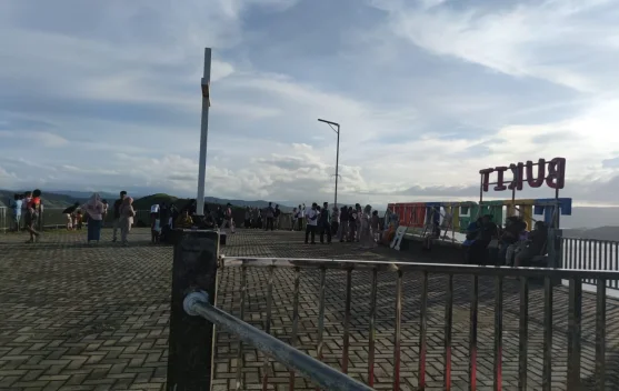 Bukit Tengkuwiri Sentani Ramai Dikunjungi Wisatawan Libur Lebaran