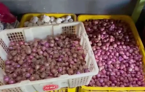 Harga Bawang Merah Tembus Rp90 Ribu, Daya Beli Warga Menurun