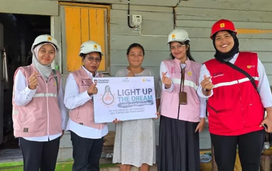 PLN Salurkan Bantuan Listrik Gratis Melalui Program "Light Up The Dream" di Merauke