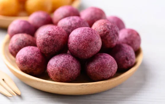 Intip Resep Simpel Bola-Bola Ubi Ungu Isi Cokelat Lumer