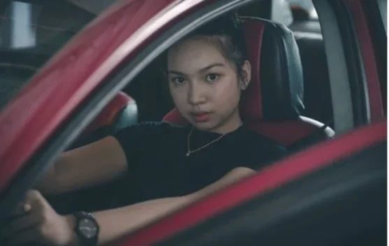 Ciri Kepribadian Orang yang Tidak Suka Mendengarkan Musik di dalam Mobil
