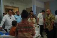 Wakil Kepala BGN dan Wamendagri Tinjau Penanganan Pasien Keracunan MBG di RSUP