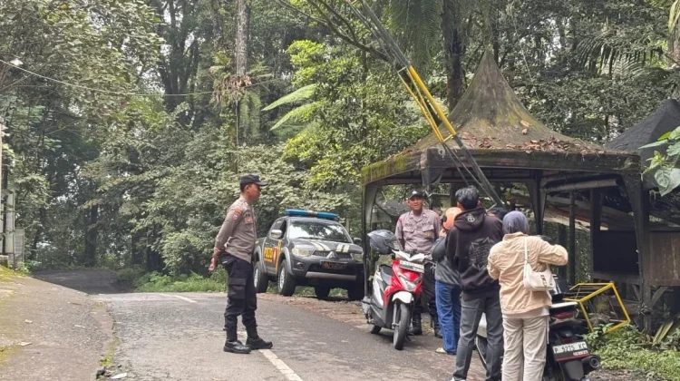 Petugas Keamanan di Senduro Antispasi Gangguan di Bulan Ramadhan